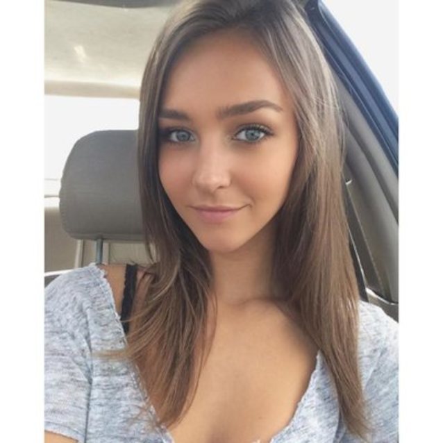 What's the name of this porn star?