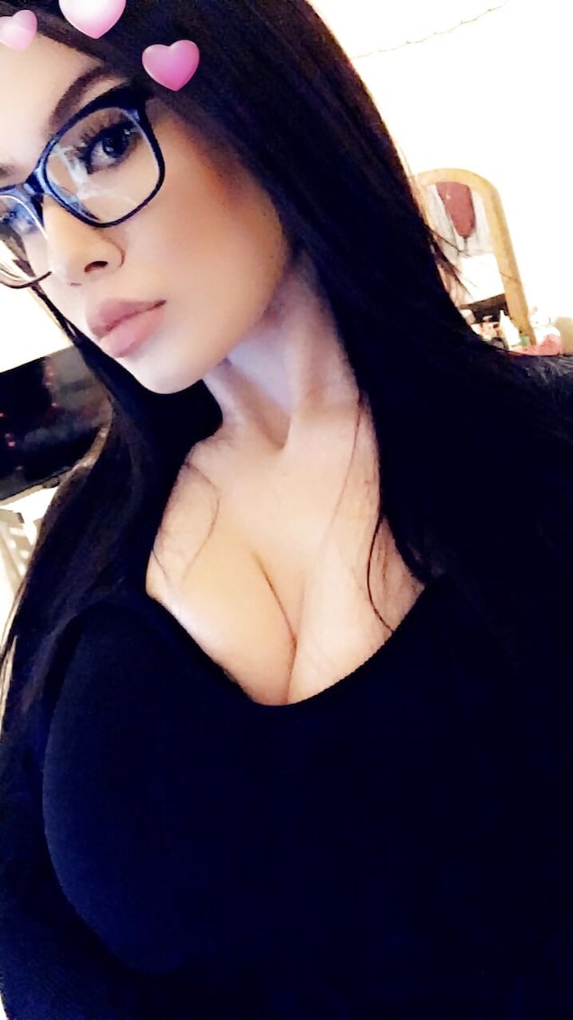 Hello,does anyone know the name of this girl?