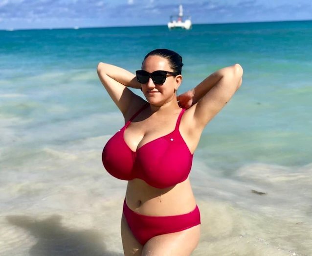 What's the name of this porn star?