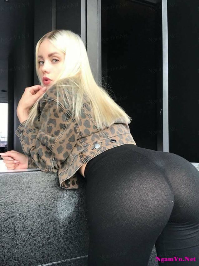What's the name of this porn star?