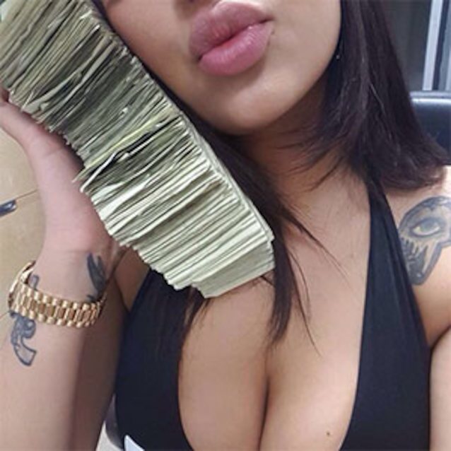 What's the name of this porn star?