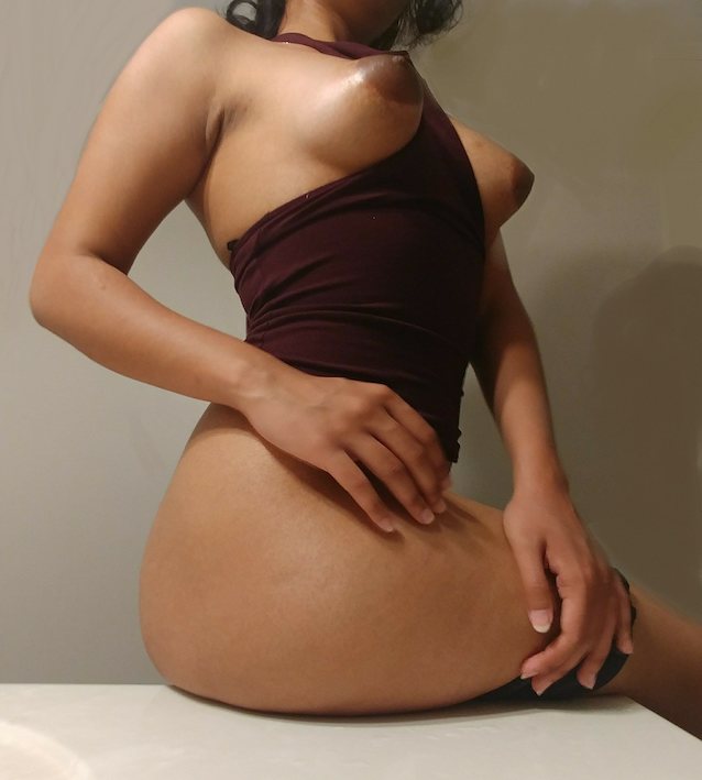 What's the name of this porn star?