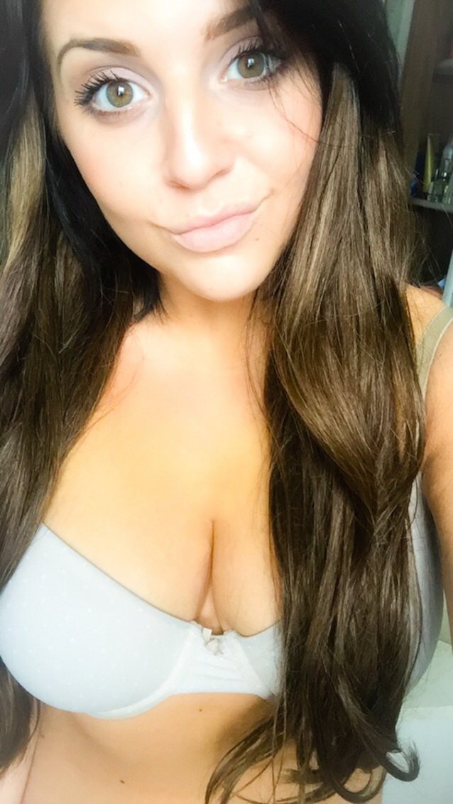 What's the name of this porn star?