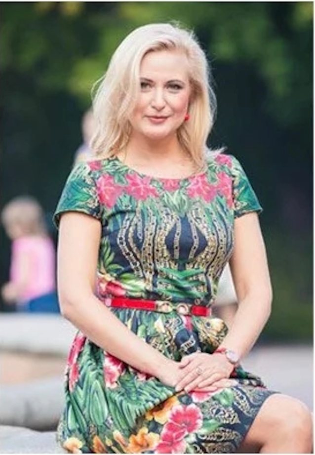 What's the name of this porn star?