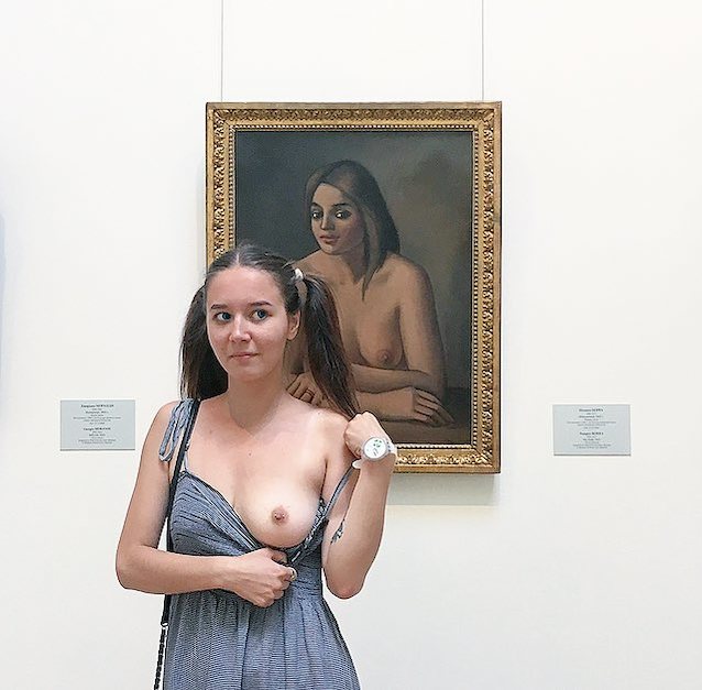 What's the name of this porn star?