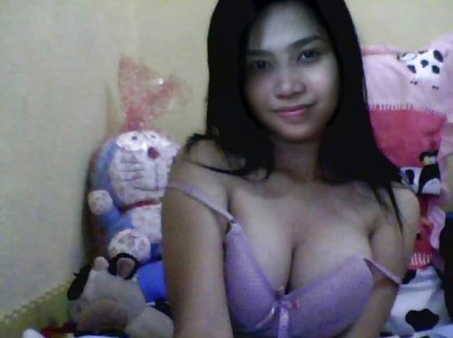 What's the name of this porn star?