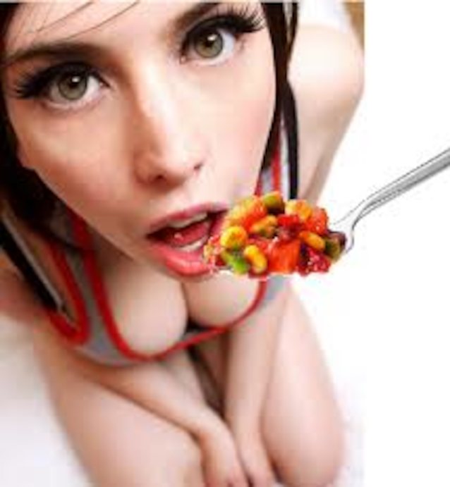 spaghetti, big eyes, red bra