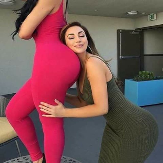 lesbians big ass dark hair
