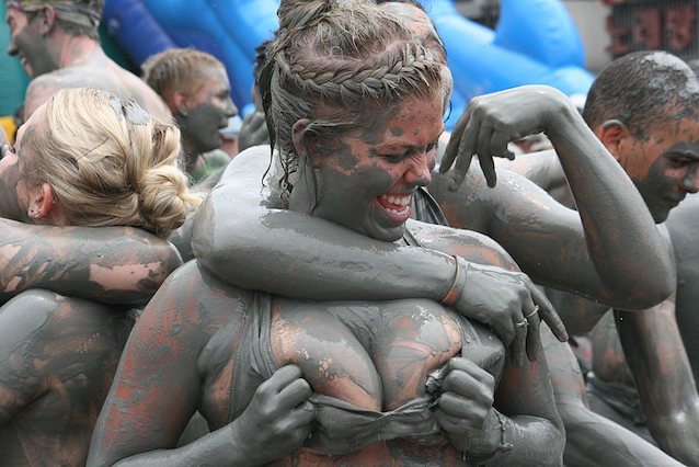 muddy, festival, boobs, blonde, userpoint