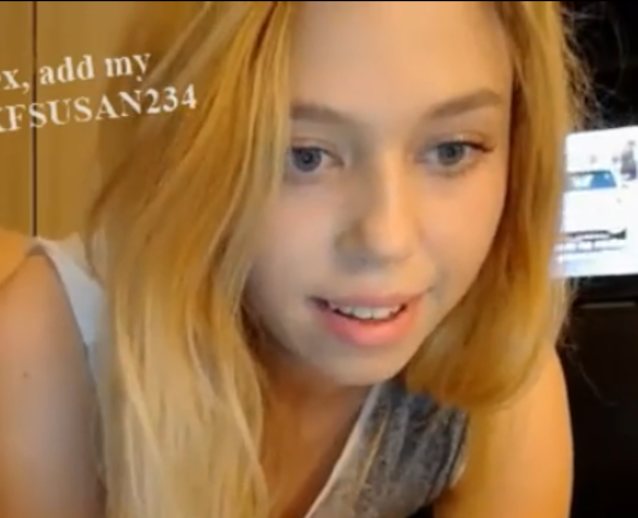 camgirl blonde beauty