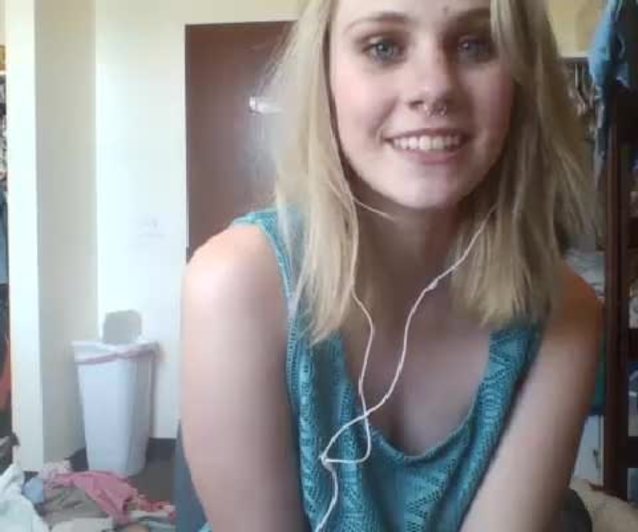 camgirl amateur blonde