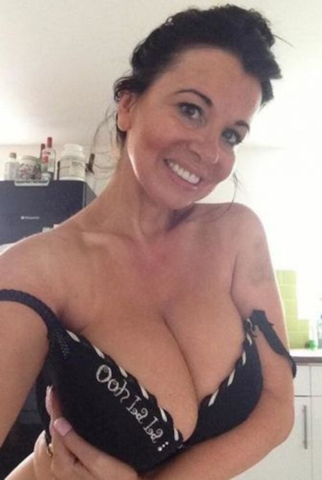 milf mature brunette