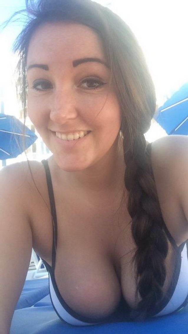 busty tits brunette
