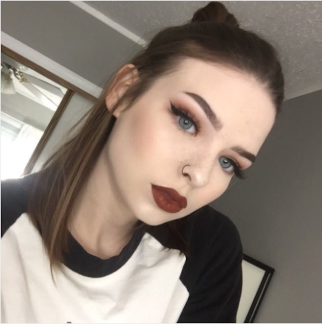 teen blonde babe