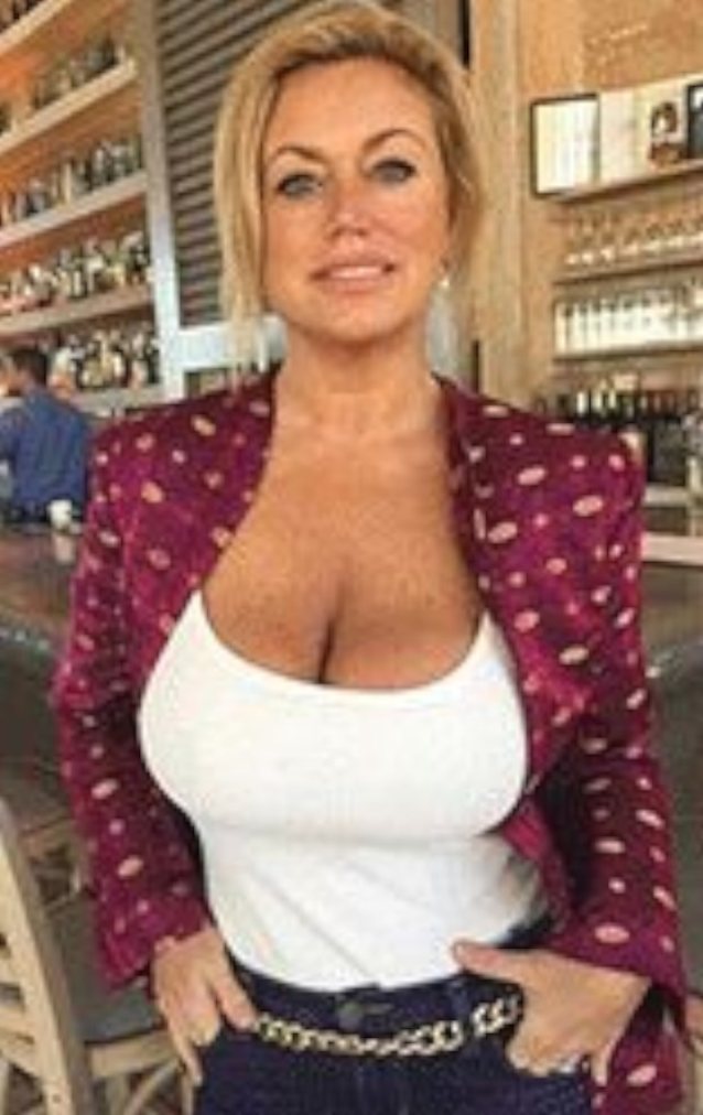 mature, blonde, milf, busty, cleavage