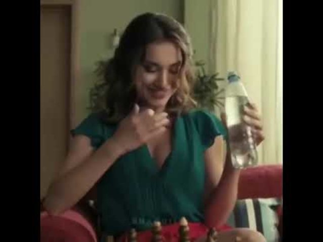 girl seducing goggle chess