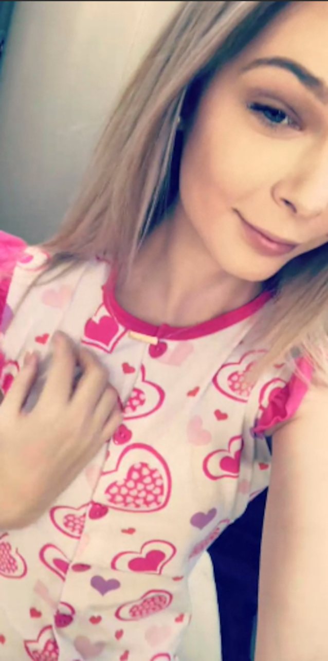 blonde teen exhibitionist