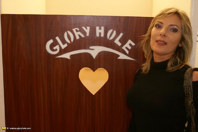 milf toilet glory