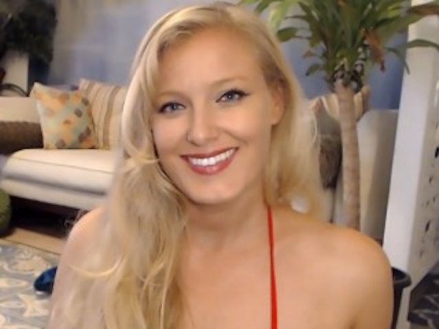 camgirl blonde masturbate