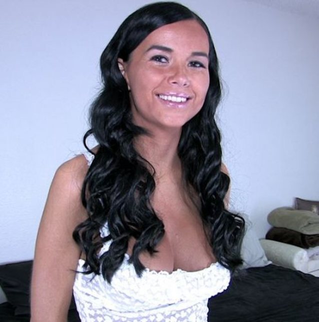 amateur model brunette