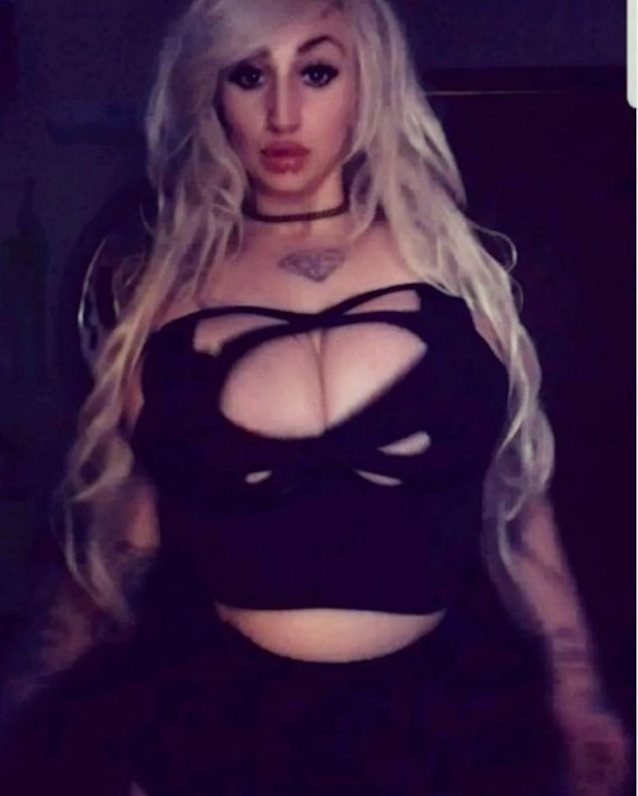 amateur tattoo model