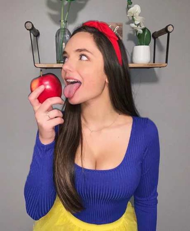 licking, amateur, brunette, apple, spilt