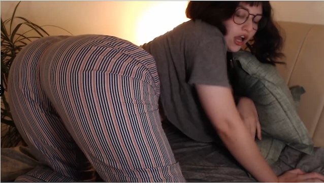 cam glasses brunette