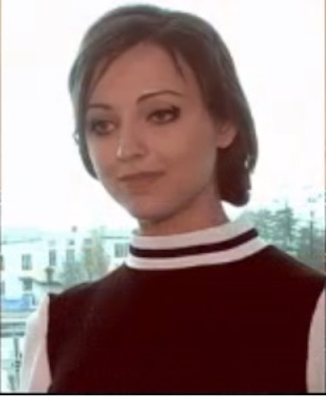 petite brunette cute
