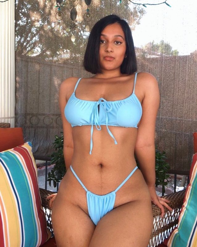 brunnet bbw lingerie