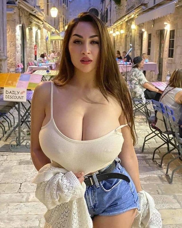 Big Tits Girl