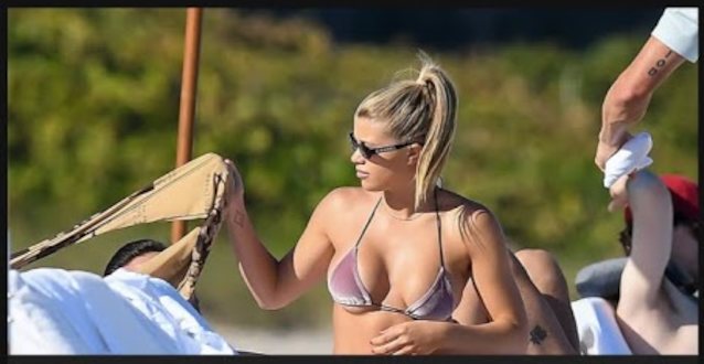 bikini morena beauty