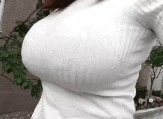 big tits, jiggle, bouncy, walking, walk