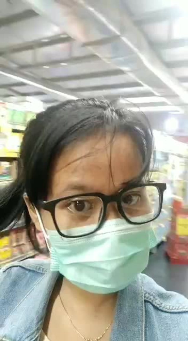 asian public flash