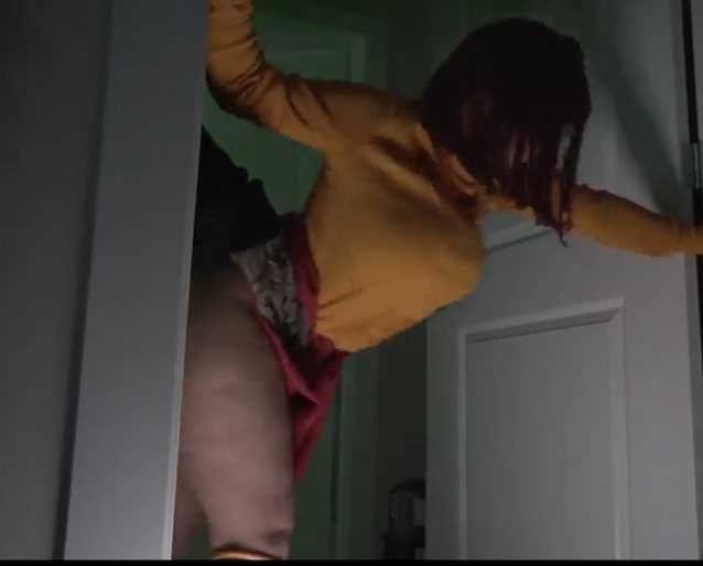 velma cosplay, big boob, door way