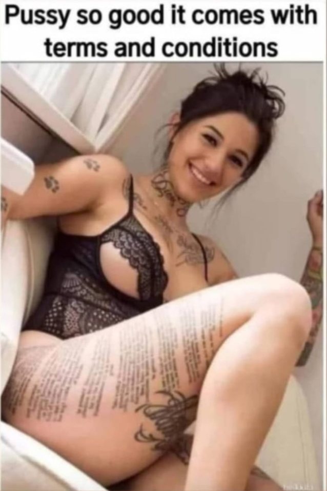 brunnette tattooed mediumsizedboobs