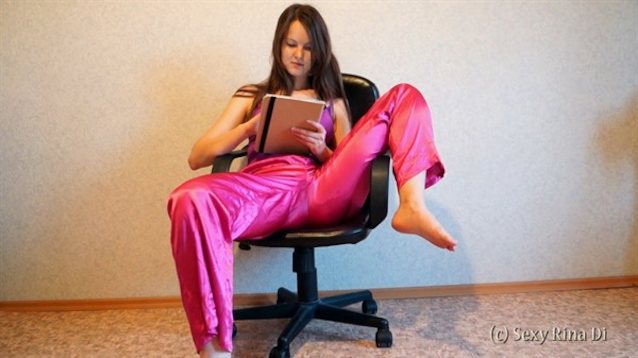 pyjama, pee, pissing, chair, reading