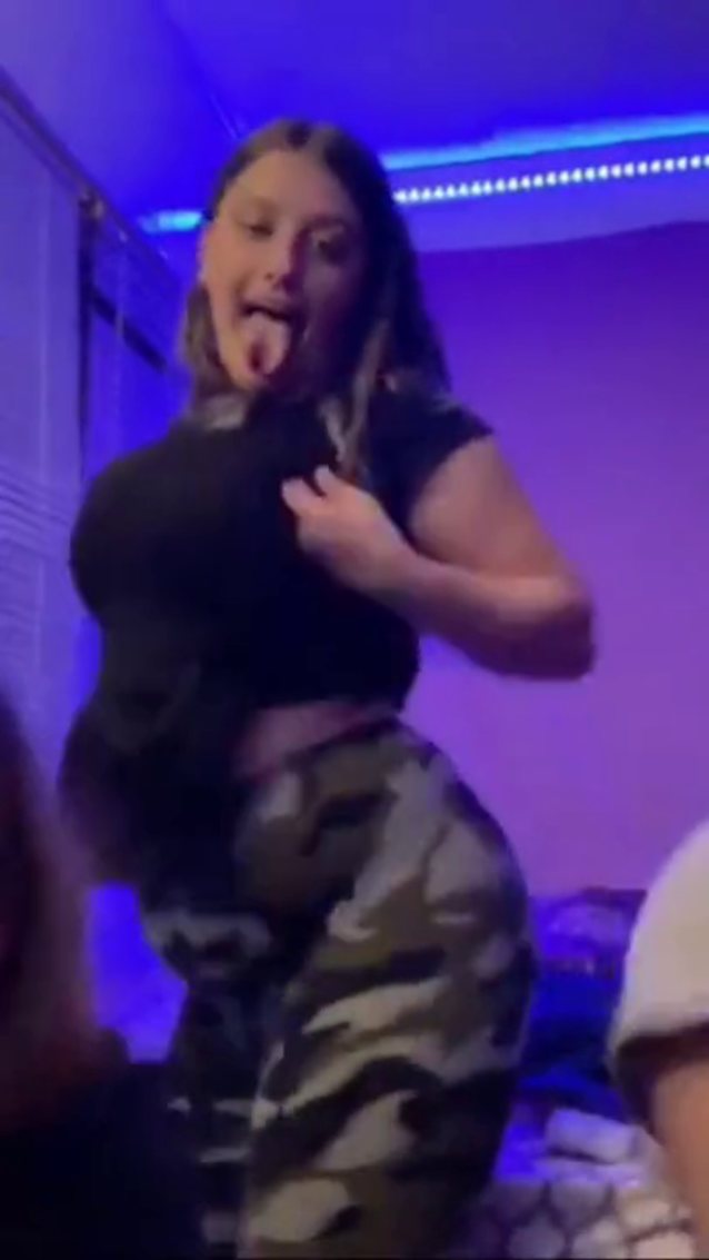 twerk flash periscope