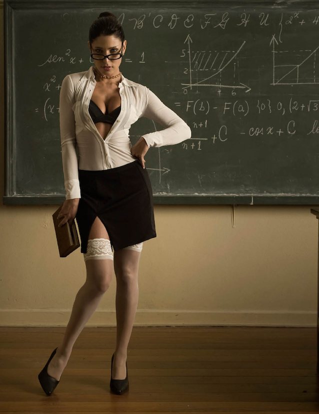model teacher cleavege