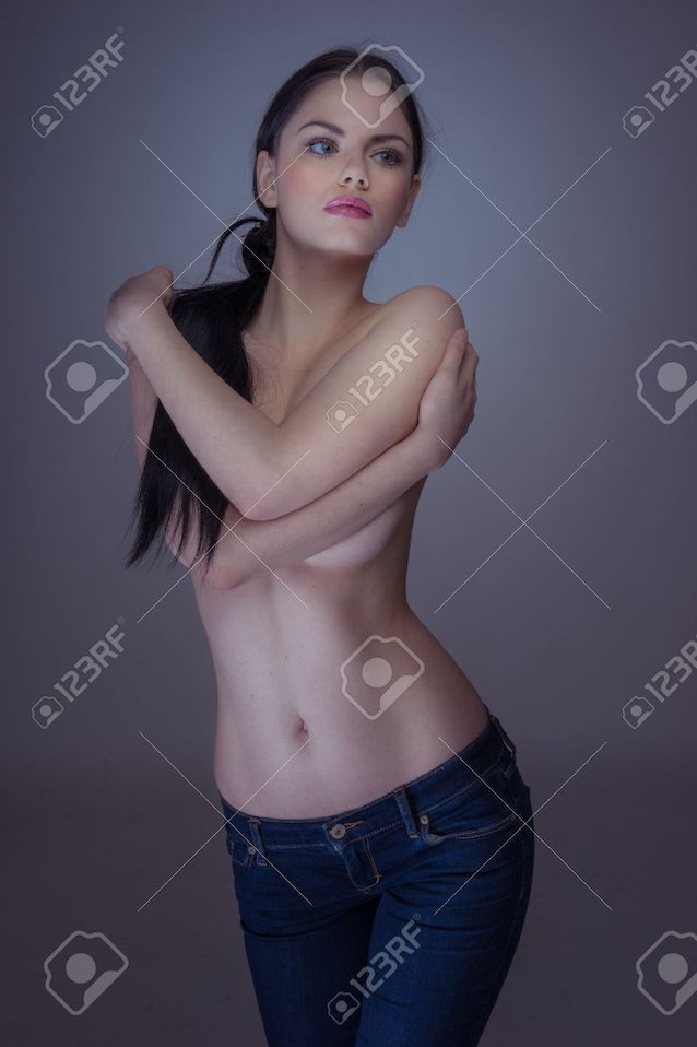 modele photo, brune, topless, nude, boobs