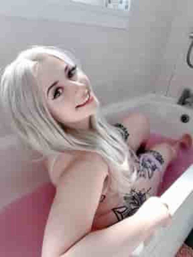 teen, white hair, tattoo, bathtub, social media