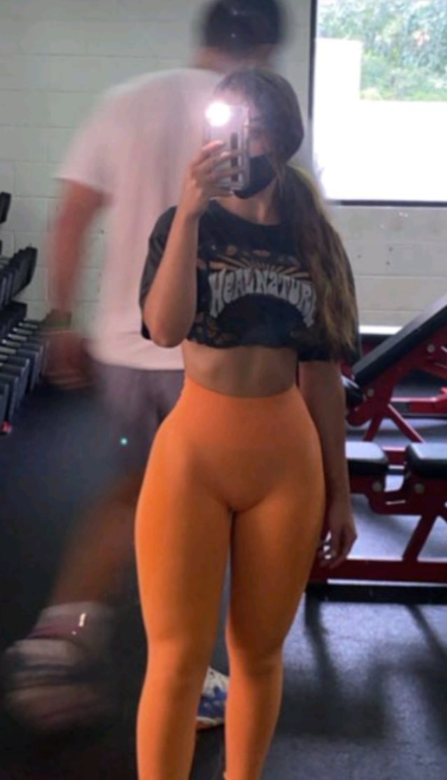 slim thick, fit, yoga pants, gym, selfie