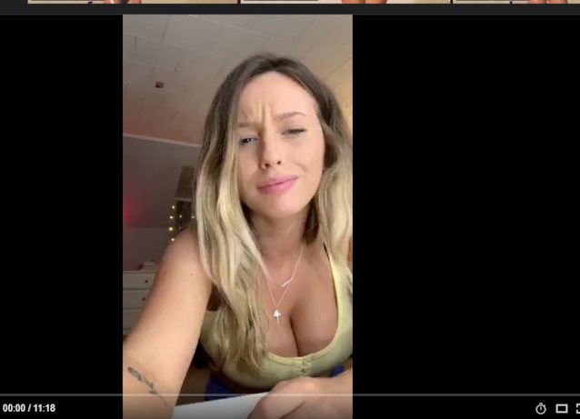 periscope blonde camgirl