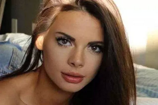 brunette pretty beauty