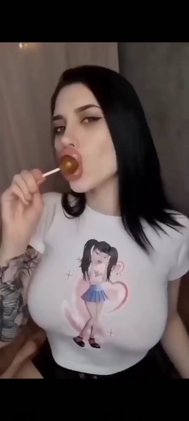 camgirl tiktok blowjob