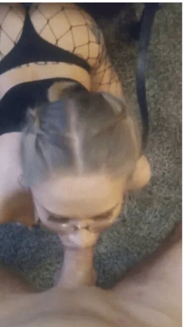 amateur blowjob camgirl