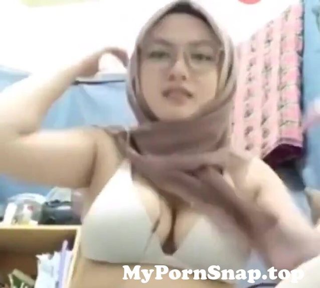 amateur big tits glasses