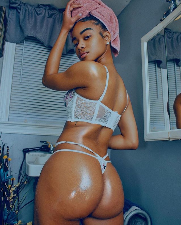 sexy ebony ass