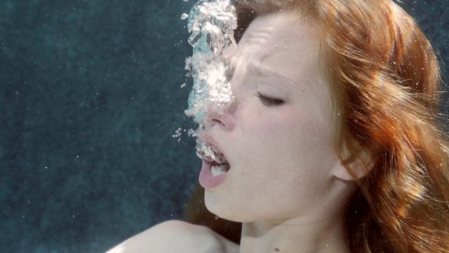 underwater ginger masturbation