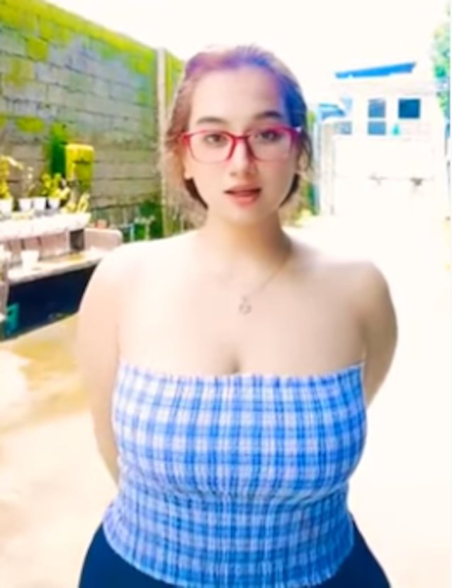 bigtits, whitegirl, bustyglasses, glasseshotbusty