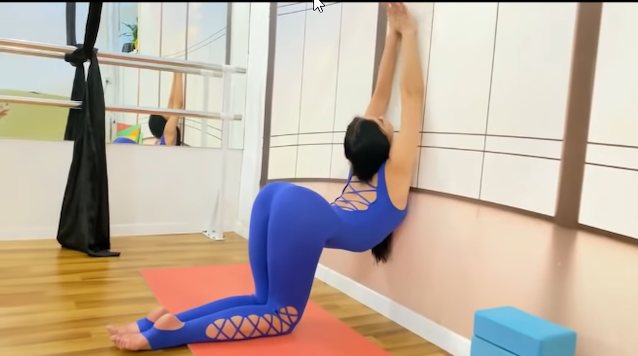 super flexible, yoga, yoga outfit, slender, beautiful